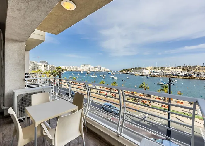 Large & Modern 3Br Seafront Apartment With Large Balcony - Close To Saint Julian\'S, Sliema, & Manoel Island