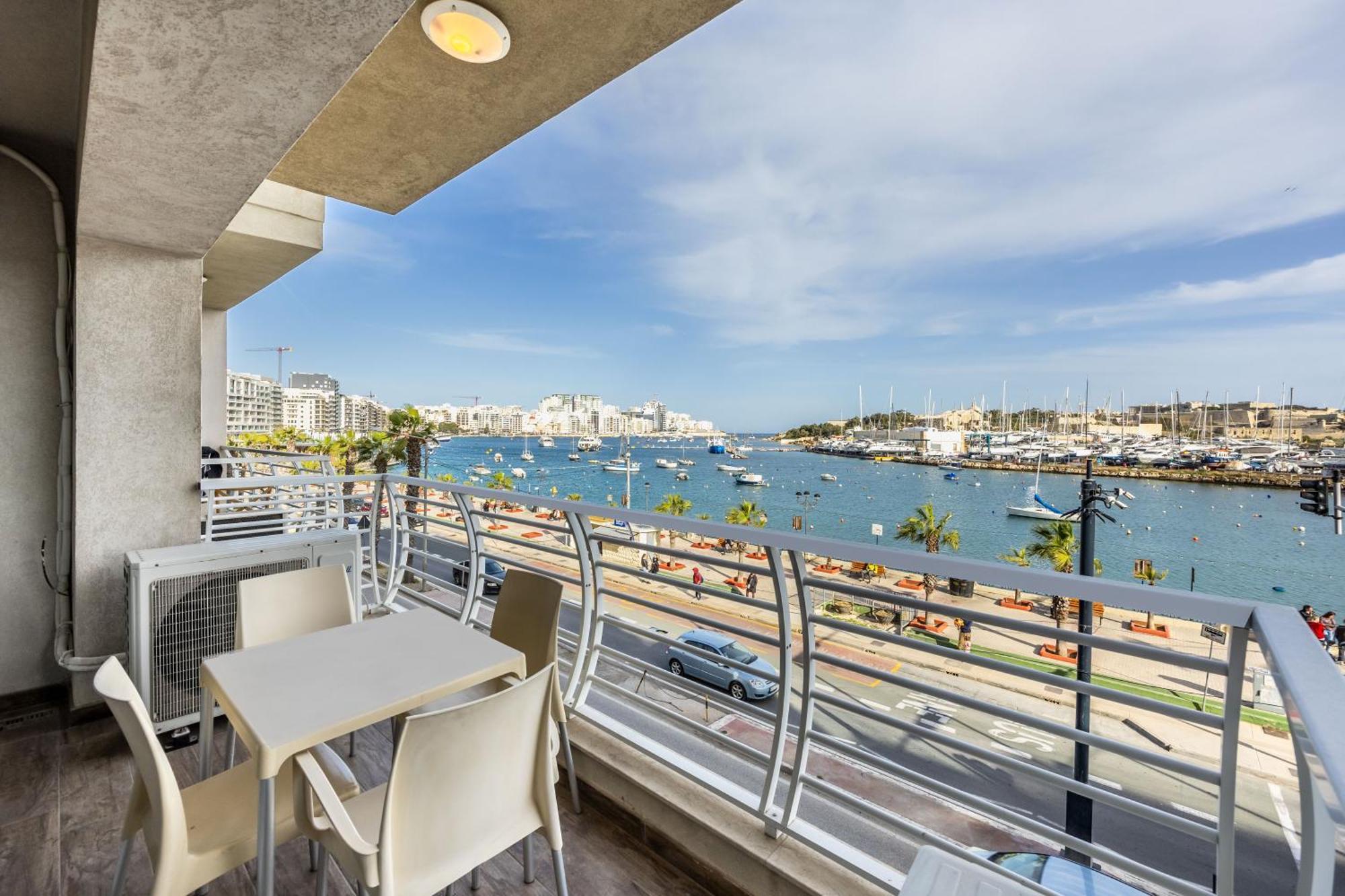 Large & Modern 3br Seafront With Large Balcony - Close To Saint Julian's, Sliema, & Manoel Island Apartment